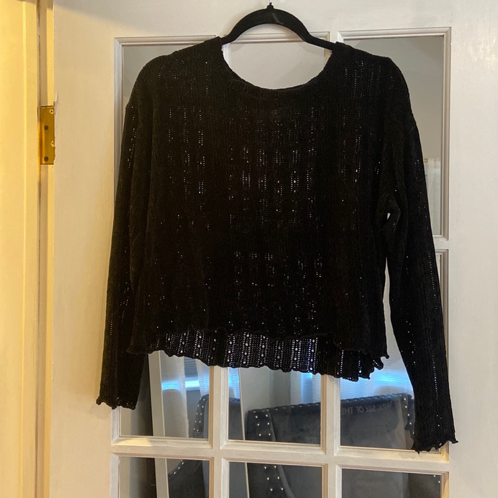 Black slightly cropped sweater